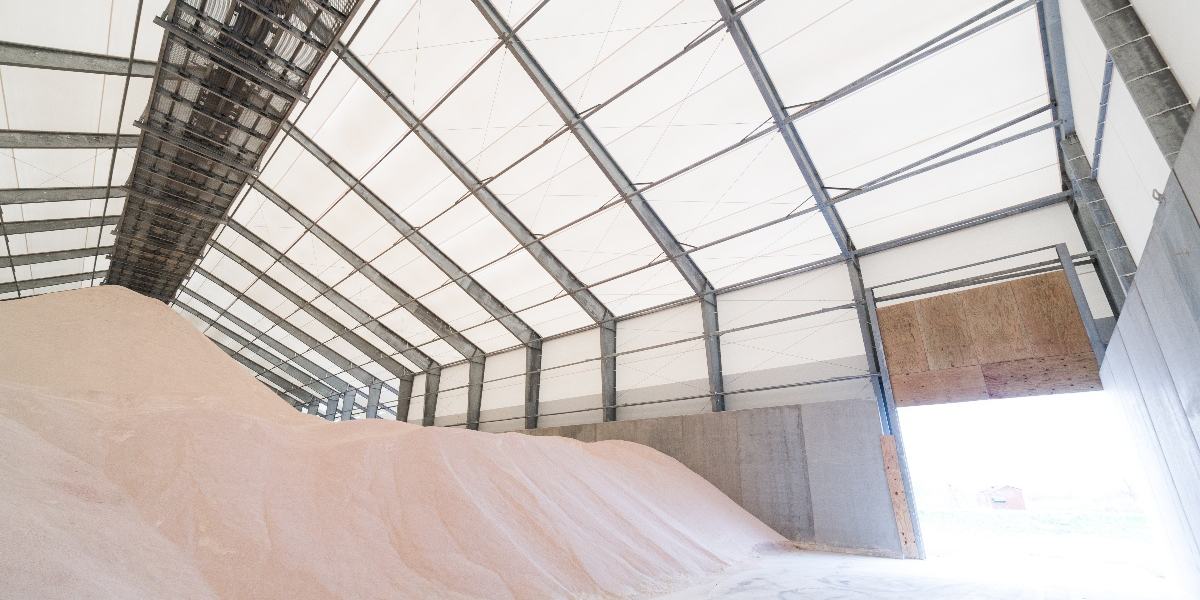 Fabric buildings with rigid steel frames allow for flexible design | rigid frame structure | rigid frame structures