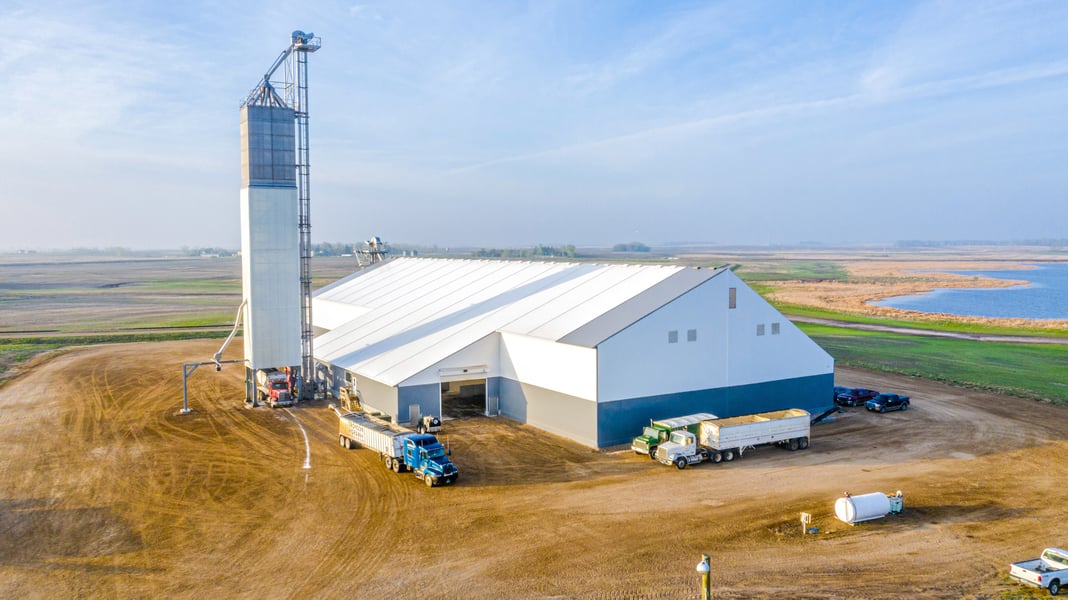 Tronson-Grain-Exterior