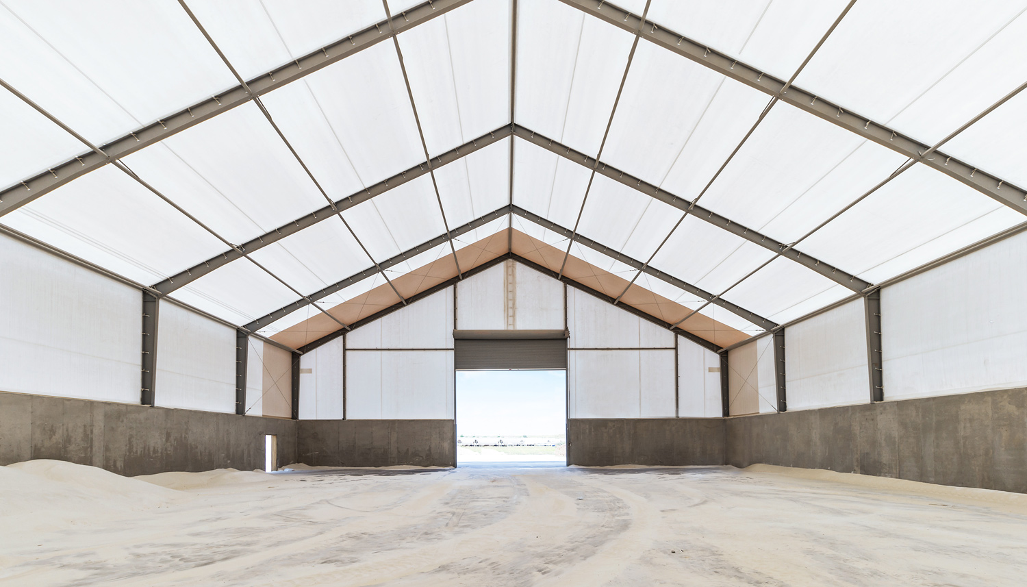 Single panel fabric structures versus Monocover buildings